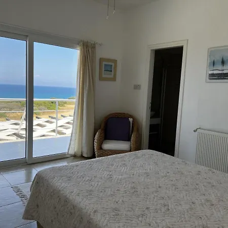 Giorgina Paradise * Kyrenia (Northern Cyprus)